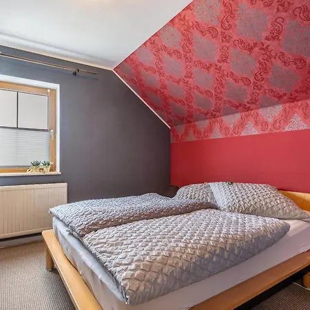 Apartment Omatina *